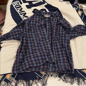 Duluth Men’s Flannel Blue Red Plaid Button-Up Shirt